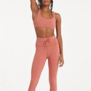 VUORI WOMEN’S SPORTS BRA, SALMON PINK/ RED, SIZE-L